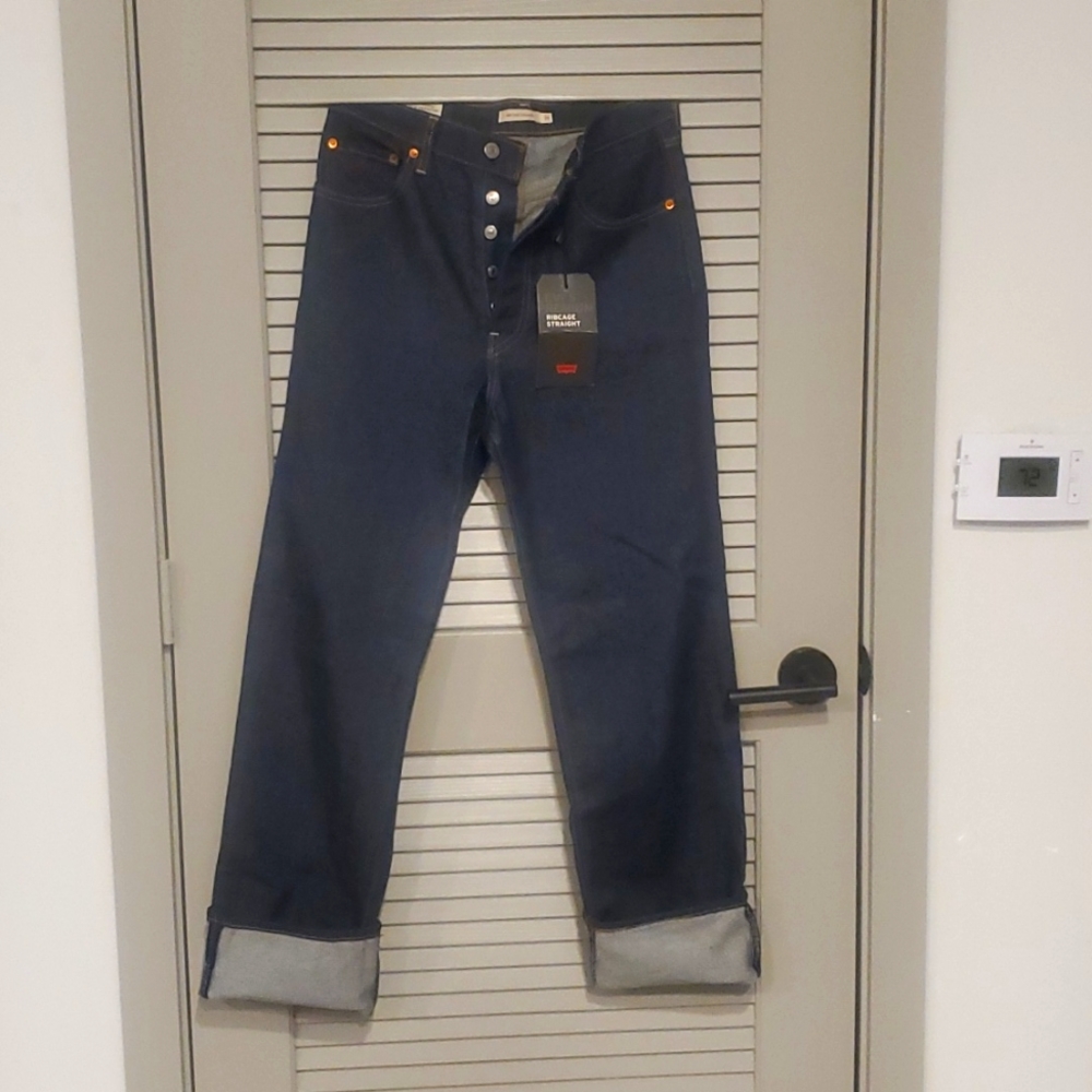 Levis Premium Ribcage Straight Jeans
